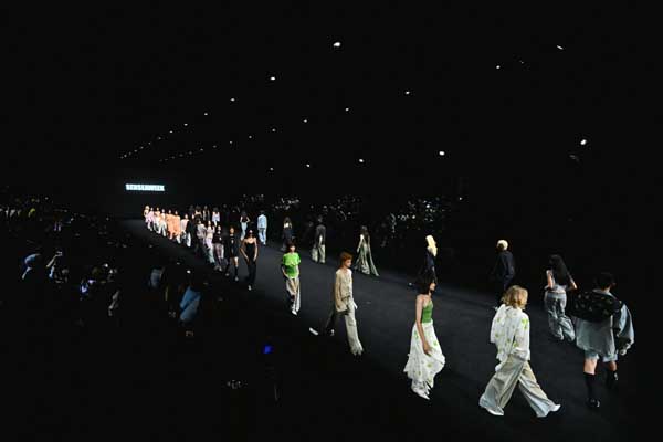 SENSEAWEEK 2026春夏系列“未至之境”于上海时装
